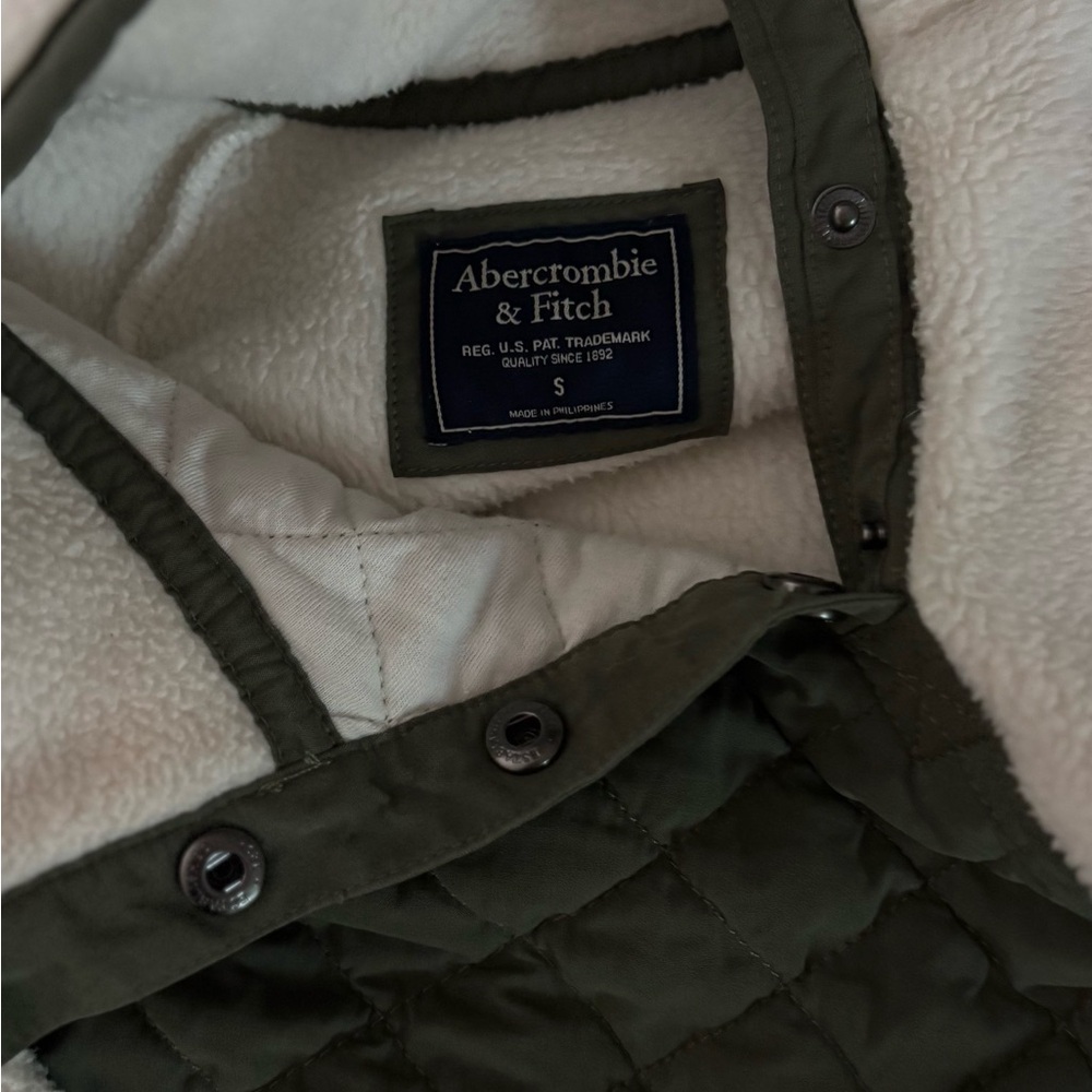 Abercrombie & Fitch Green Quilted Fleece Pullover